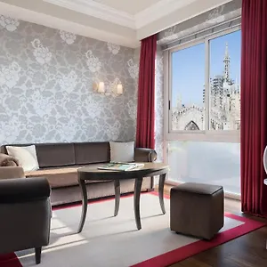 Sina De La Hotell Milano